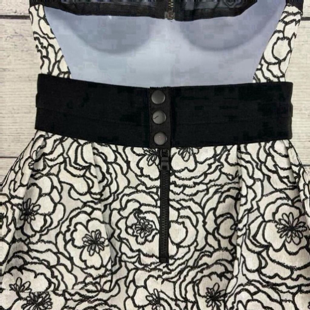Alice + Olivia Black White Floral Lace Peplum Mock Neck Dress Size 2 - Picture 8 of 12